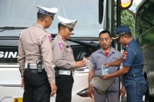 Sambang Terminal, Polres Banjarnegara Gelar Ramp Check & Periksa Kesehatan Sopir