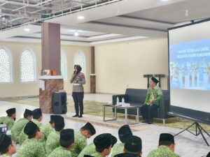 Beri Sosialisasi Ops Keselamatan Candi 2024, Polres Sukoharjo Sambangi Ponpes