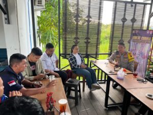 Kapolres Gumas Dengarkan Aspirasi Warga pada Program Jumat Curhat