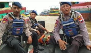 Pemantauan Kapal di Alur Sungai: Langkah Preventif Kepolisian