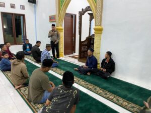 Polres Humbahas Laksanakan Tarawih Bersama Serta Berikan Ceramah Kultum