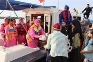 Ramadhan Berkah, Polres Pulang Pisau dan Bhayangkari Berbagi Takjil