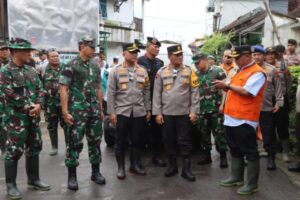 Polda Jawa Tengah Kirim Brimob untuk Pengamanan Rumah Korban Banjir