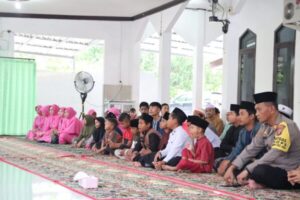 Polres Lamandau Buka Puasa Dengan Anak Yatim Syukuran HUT Polda Kalteng Ke-29