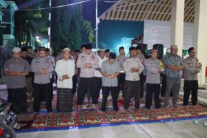 Sholat Berjamaah Meningkatkan Keimanan dan Ketaqwaan Menurut Tausiyah di Tarhima Polresta Pati