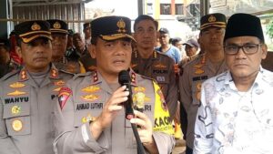 Kapolda Jateng Cek Lokasi Setelah Dengar Cerita Warga Terdampak Banjir Maut di Pekalongan