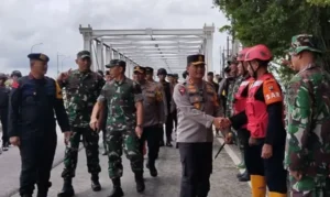 Polda Jateng Kirim Brimob Pengamanan Rumah Korban Banjir