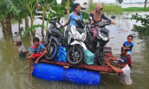 Tiga Anak Tewas Usai Perahunya Terbalik di Sawah Saat Banjir di Kudus