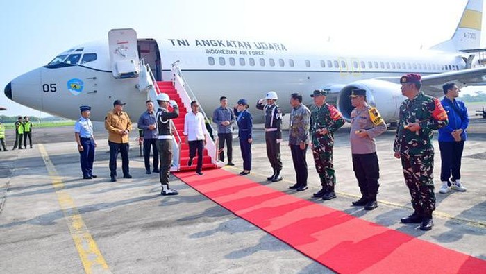 Presiden Jokowi Tiba Di Jateng Untuk Memantau Banjir Demak 169