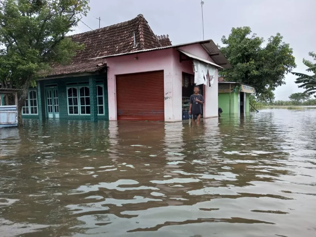 Banjir Masih Menggenang di Sukolilo Pati, Ketinggian Air Mencapai 1 Meter Lebih