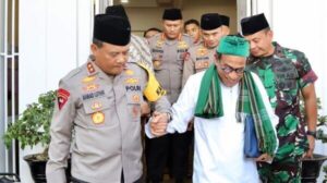 Kapolda Jateng Berpesan agar Masyarakat Lebih Dekat Dengan Polri saat Hadiri Haul KH. Dalhar Watucongol