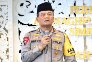 Kapolda Jateng Berpesan agar Masyarakat Lebih Dekat Dengan Polri saat Hadiri Peringatan Haul KH. Dalhar Watucongol