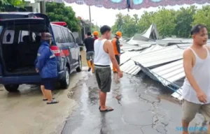 Detik-detik Puting Beliung Rusak Puluhan Rumah di Dukuh Gabusan Sragen