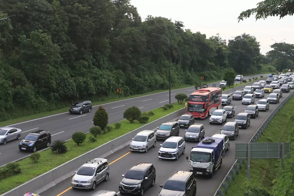 3.500 Pemudik Masuk Tol Kalikangkung, Polda Jateng Perpanjangan One Way