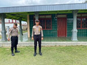 Sambang Rumah Kosong yang Ditinggal Mudik, Personel Polres Humbahas Gelar Patroli