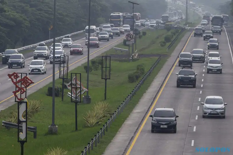 Arus Balik Sangat Padat, One Way Lokal Tol Semarang Solo Dibuka