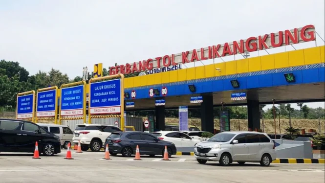 Arus Di Gerbang Tol Kalikangkung Semarang Kembali Normal Dua Arah