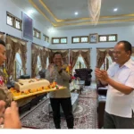 Bawakan Nasi Tumpeng Dan Kue, Kapolres Humbahas Berikan Kejutan Pada