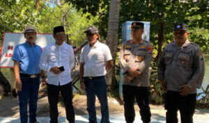 Bersama Pemkab, Polisi Polresta Banyuwangi Tinjau Jembatan Ambruk di Wisata Pantai Cacalan Banyuwangi