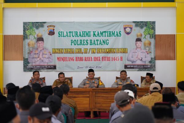 Bersama Warga, Kapolres Batang Berikan Imbauan Kamtibmas Jelang Idulfitri