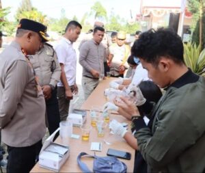 Komitmen Berantas Narkoba, Polres Humbahas Laksanakan Cek Urine Mendadak pada Personel