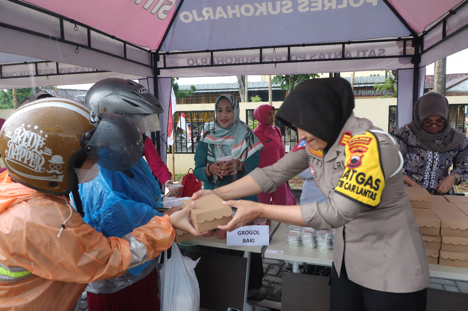 Gelar Bazar Pasar Murah, Polres Sukoharjo Bantu Kebutuhan Masyarakat Jelang