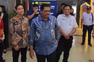 Hadapi Arus Mudik Lebaran, Pj Gubernur Jateng Tinjau Kesiapan Stasiun Solo Balapan