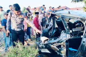 Hendak Silaturahmi Lebaran, Ibu dan Anak Tewas Usai Mobil Tertabrak Kereta di Brebes