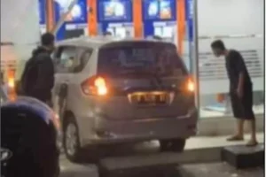 Sopir Ngantuk, Mobil Ertega Masuk ATM BRI di Salatiga