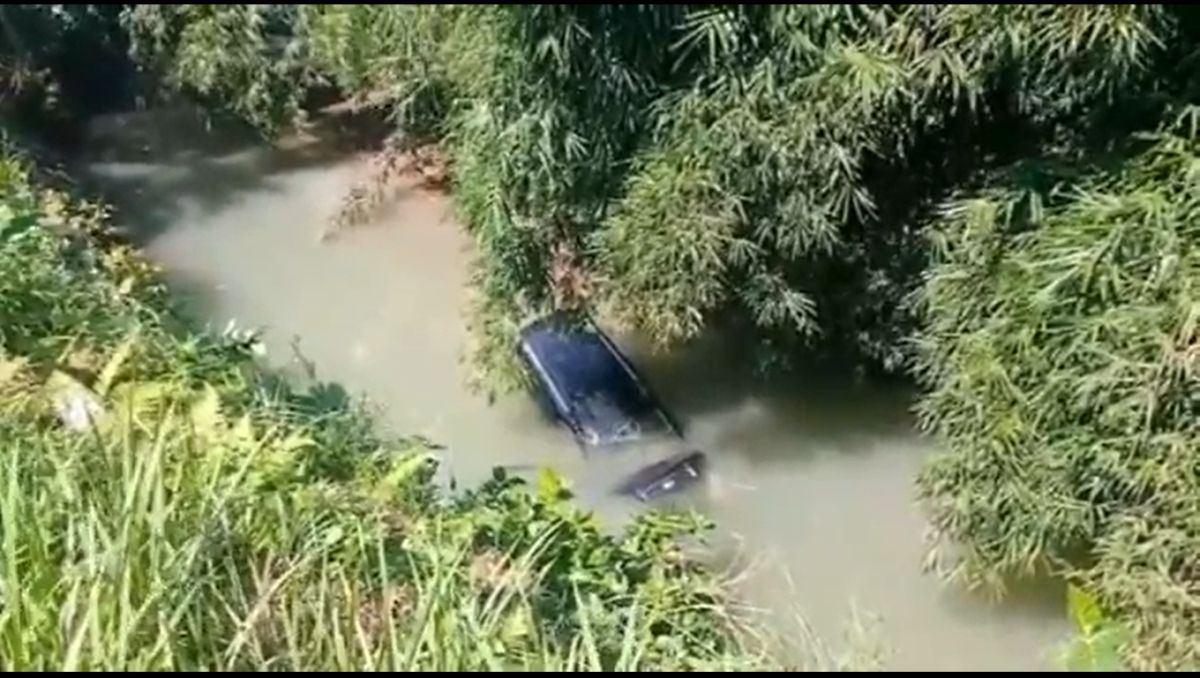 Insiden Mobil Nyemplung Ke Sungai Di Jalur Mudik Alternatif Banyumas