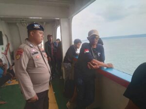 Jamin Keselamatan Pemudik, Polaird Polresta Banyuwangi Patroli Kapal KMP Surya Alya