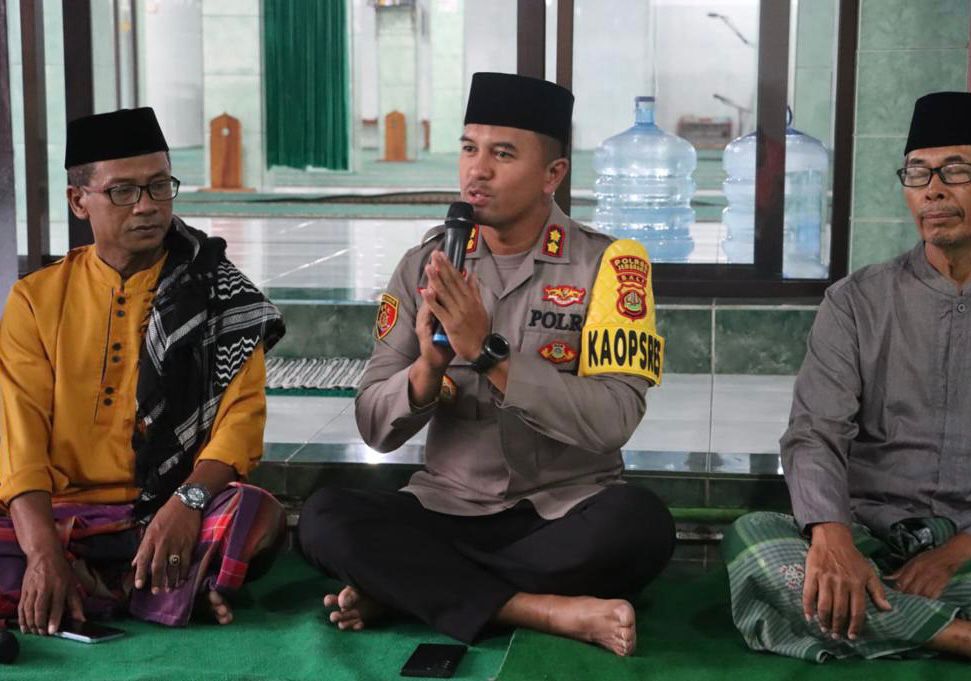 “jumat Curhat” Kapolres Jembrana Bersama Tokoh Desa Pengambengan