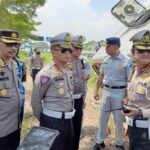 Kakorlantas Cek Lokasi Kecelakaan Bus Km 370 Tol Batang Semarang, 7