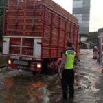 Kaligawe Semarang Banjir, Pemudik Diimbau Lewat Jl Wolter Monginsidi