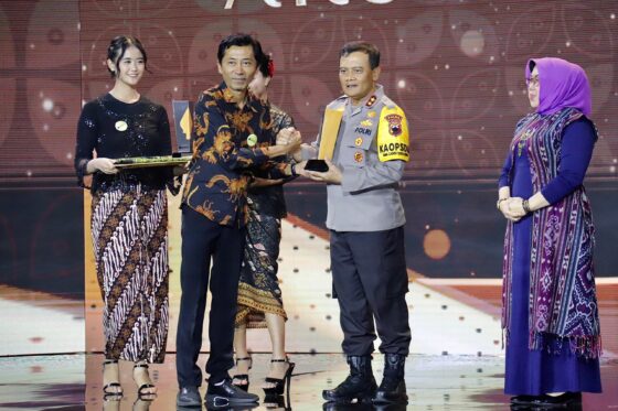 Kapolda Jateng Mendapat Penghargaan Detikjateng Jogja Awards 2024