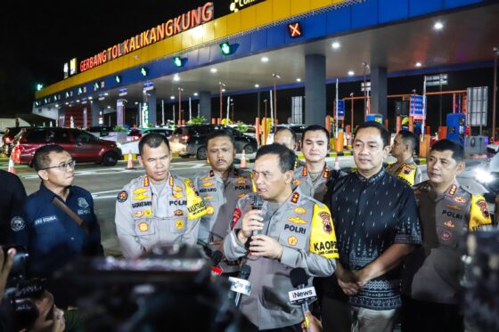 Kapolda Jateng Cek One Way Gate Tol Kalikangkung