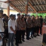 Kapolres Jembrana Beri Bingkisan Tokoh Masyarakat Batuagung Minggu Kasih