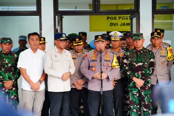 Kapolri Pastikan Beri Pelayanan Terbaik Bagi Keluarga Korban Kecelakaan Tol