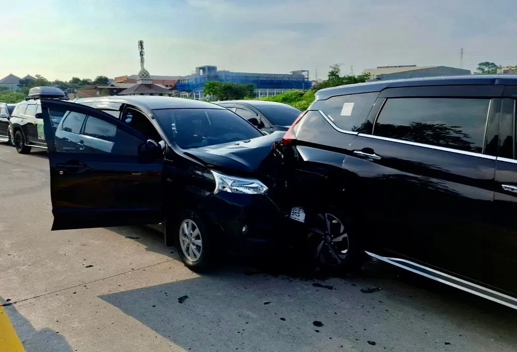 Kecelakaan Lalulintas Di Km 418 Tol Semarang Kendal: 3 Mobil Rusak,