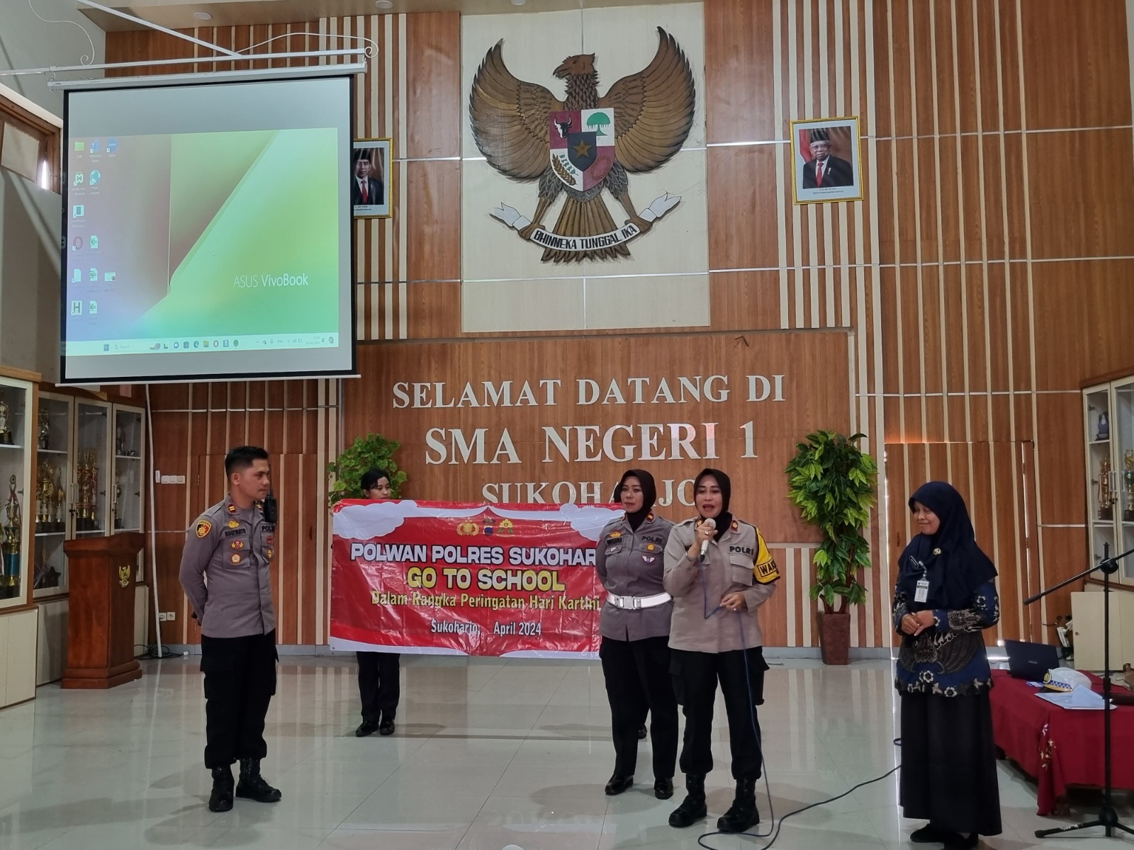 Laksanakan Police Go To School, Polwan Polres Sukoharjo Peringati Hari