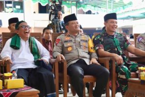 Menghadiri Peringatan Haul KH. Dalhar Watucongol, Kapolda Jateng berpesan Masyarakat agar Lebih Dekat Dengan Polri