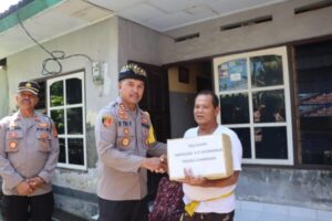 Minggu Kasih, Kapolres Jembrana Berikan Bantuan Sembako