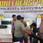 Minta Dibebaskan, Penyebar Hoaks Battle Sound Banyuwangi Sungkem Ke Kapolres