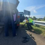 Mobil Pemudik Mendadak Alami Pecah Ban Di Tol Pemalang, Untungnya..