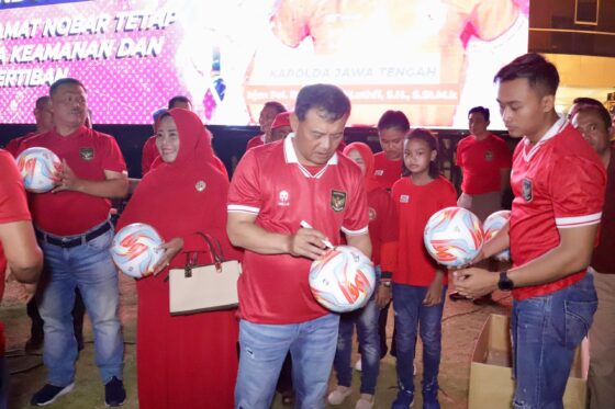 Nobar Piala U23, Kapolda Jateng & Ibu Ernando Doa Demi