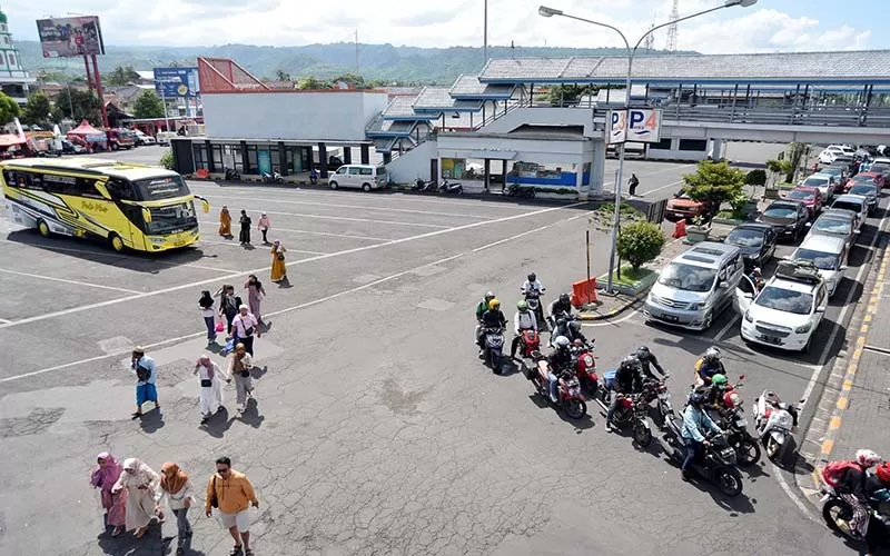 Pelabuhan Ketapang Banyuwangi Mulai Padat Pemudik Pada Arus Balik Lebaran