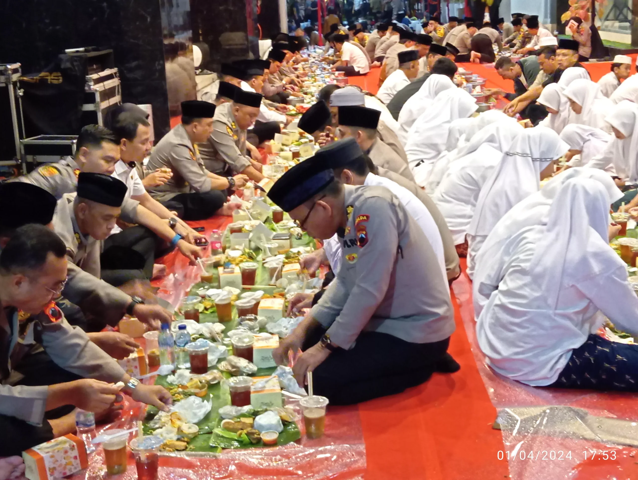 Pemilu Berjalan Aman, Kapolda Jawa Tengah Dan Santri Gelar Bukber