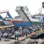 Pemudik Bermotor Dari Bali Mulai Nyeberang Ke Pelabuhan Ketapang Banyuwangi,