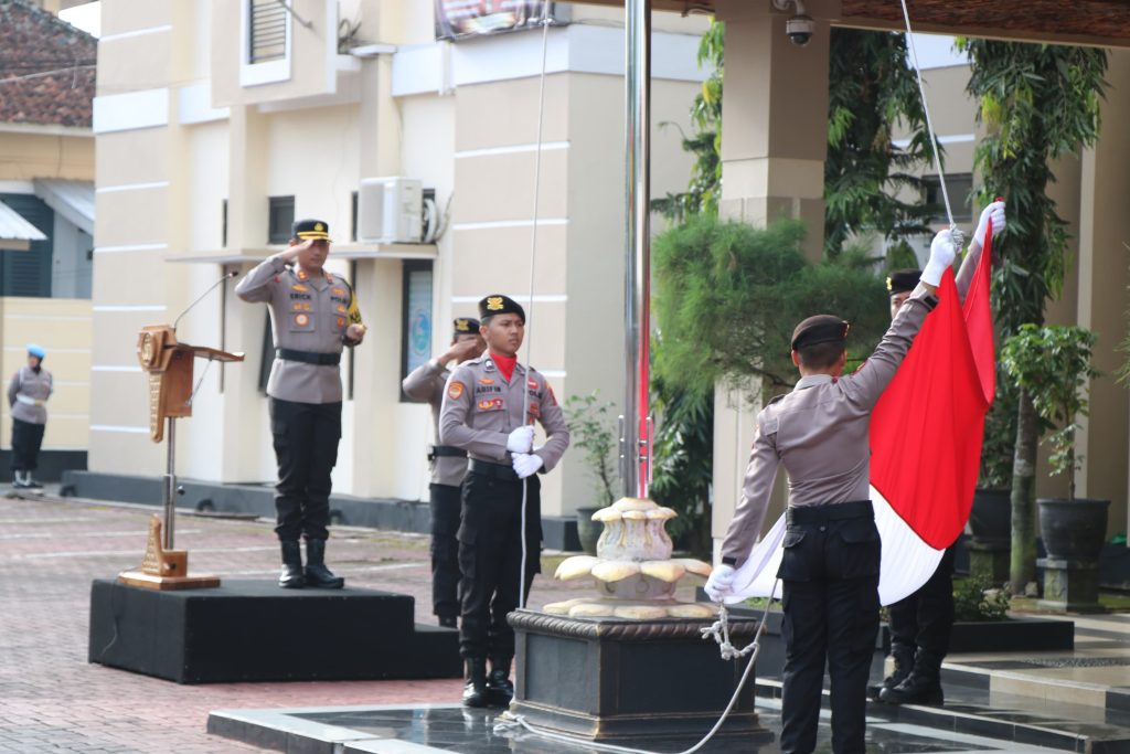 Pimpin Upacara Bendera Bulan April 2024, Ini Pesan Kapolres Banjarnegara