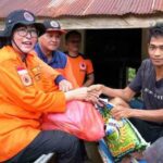 Pj Bupati Lamandau Salurkan Bantuan Ke Warga Terdampak Banjir